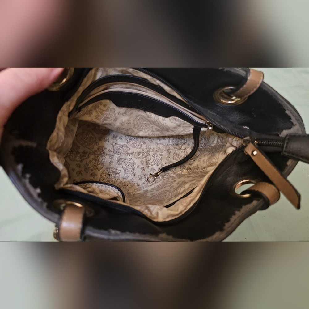 Simply Noelle Black Shoulder Bag - Picture 2 of 11